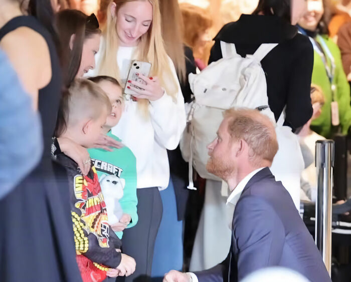 "Why Is This Being Allowed?" Meghan Markle's Behavior On Australian Tour Sparks Backlash