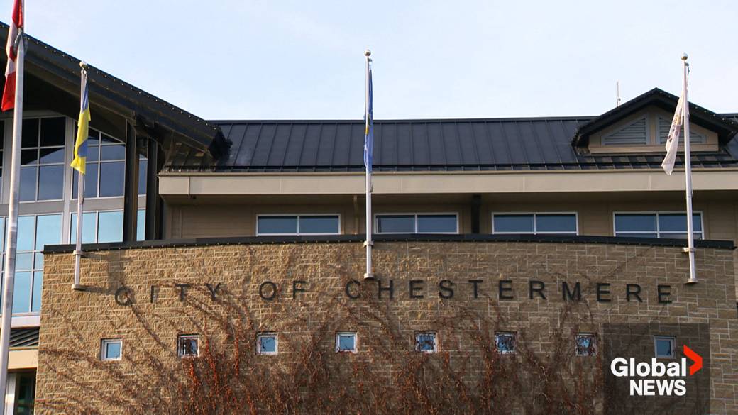 Click to play video: 'Alberta government removes mayor of Chestermere, other officials'