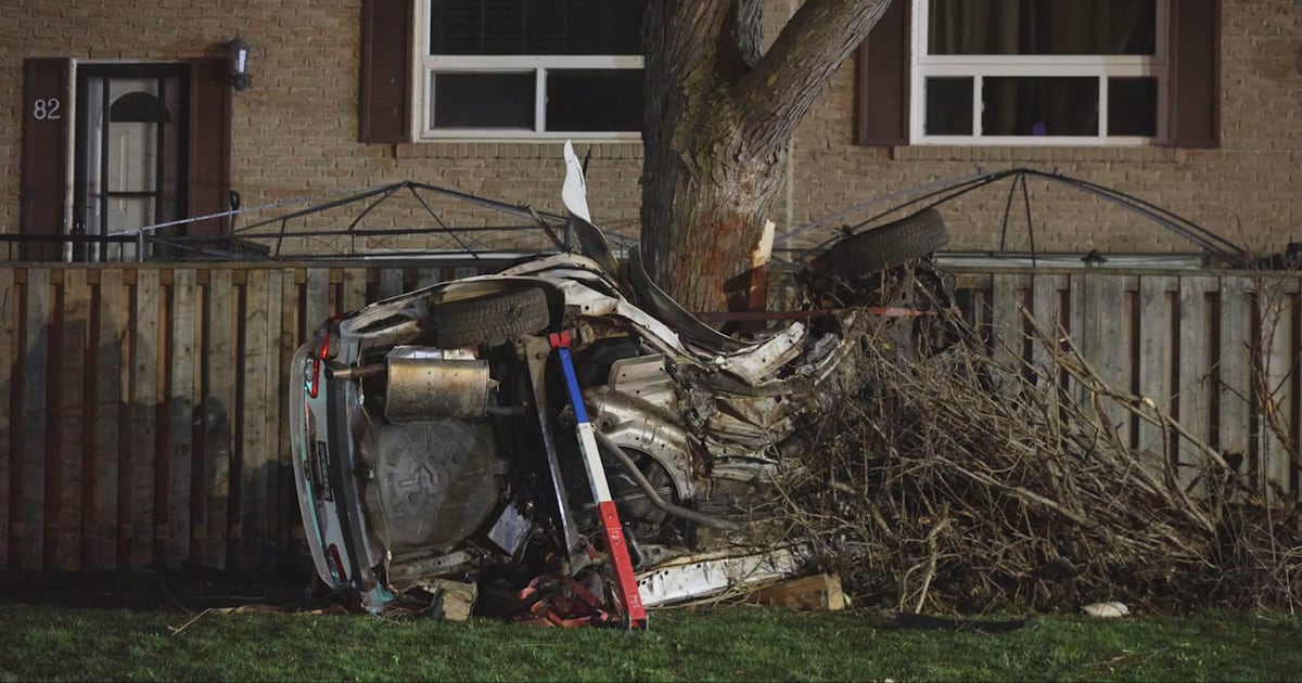 Oshawa crash leaves driver dead