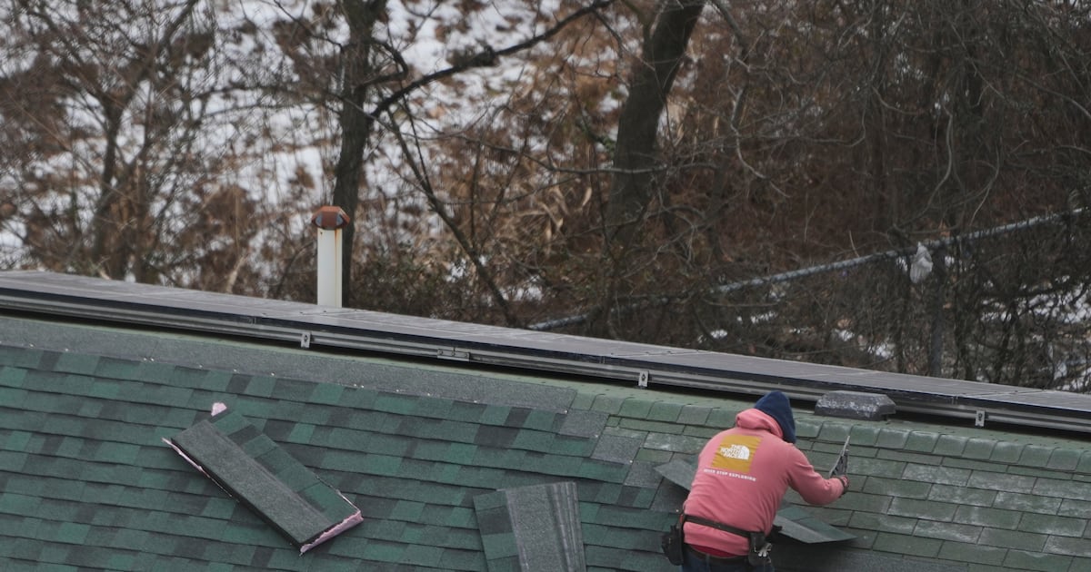 Toronto police identify elaborate roofing scam allegedly involving fake Interpol officer - CTV News