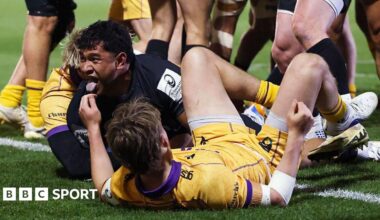 Bath replacement Kepu Tuipulotu scores one of his side's six tries