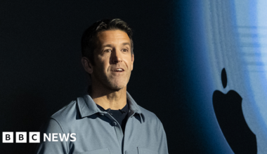John Ternus' challenges as new Apple boss - AI, Trump and product launches - BBC