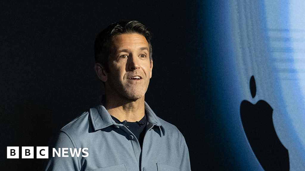 John Ternus' challenges as new Apple boss - AI, Trump and product launches - BBC