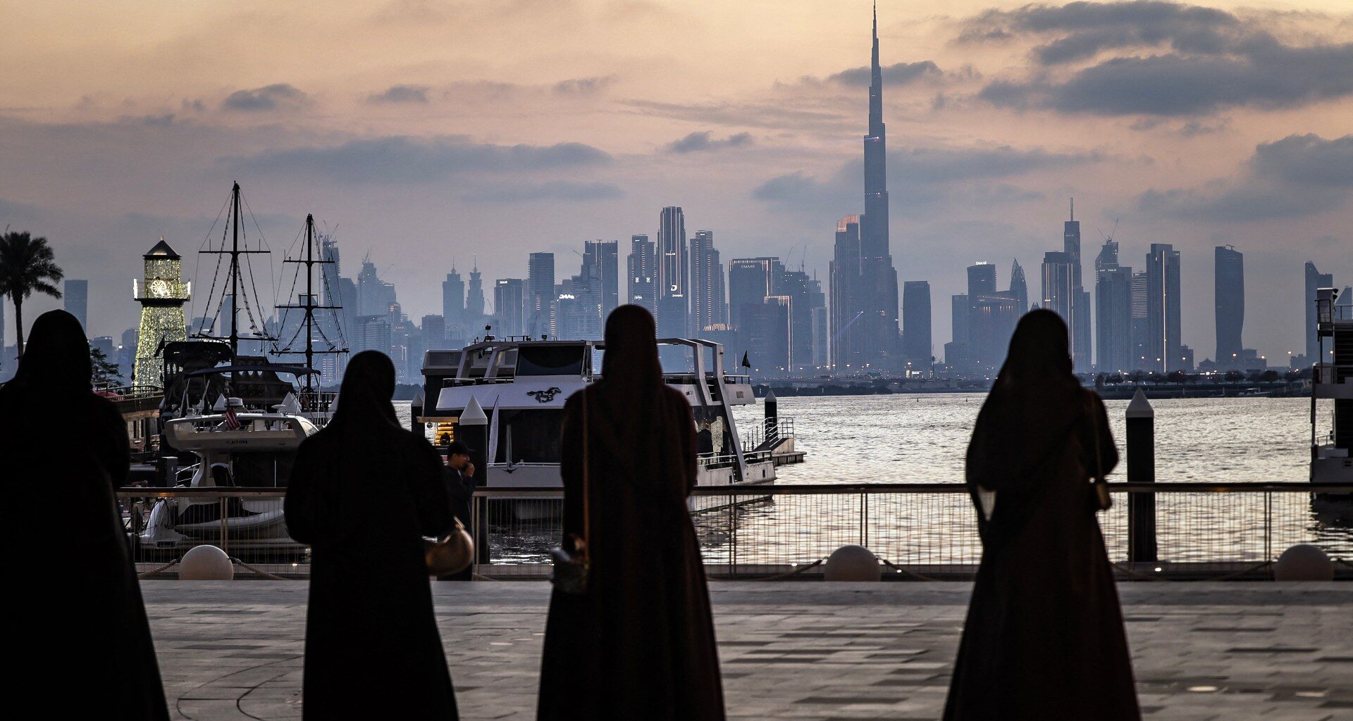 For Gulf states, Hormuz uncertainty casts shadow over fragile US-Iran truce | Donald Trump News