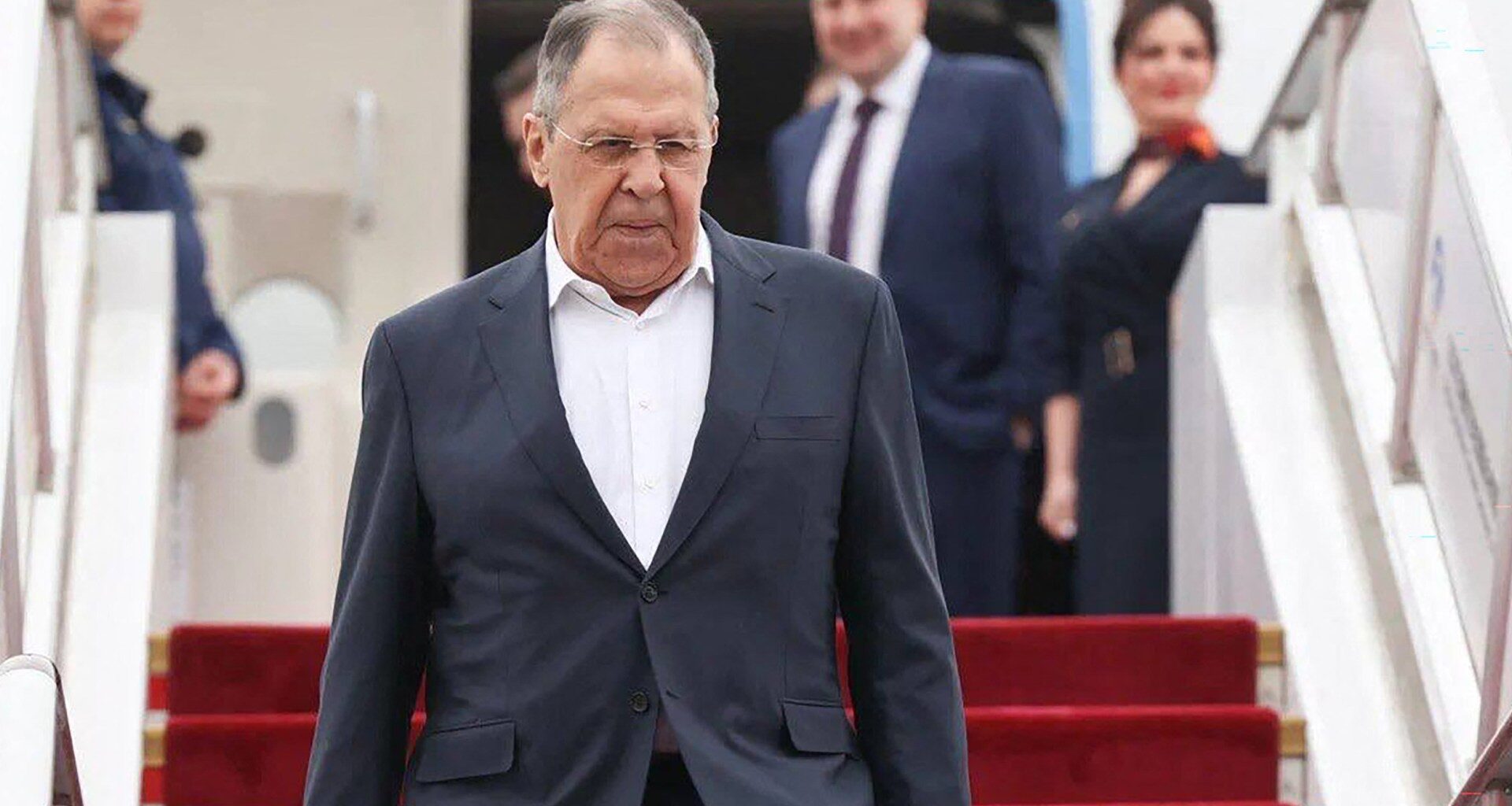 Russia’s Lavrov visits China as US pressures Iran with Hormuz blockade | US-Israel war on Iran News
