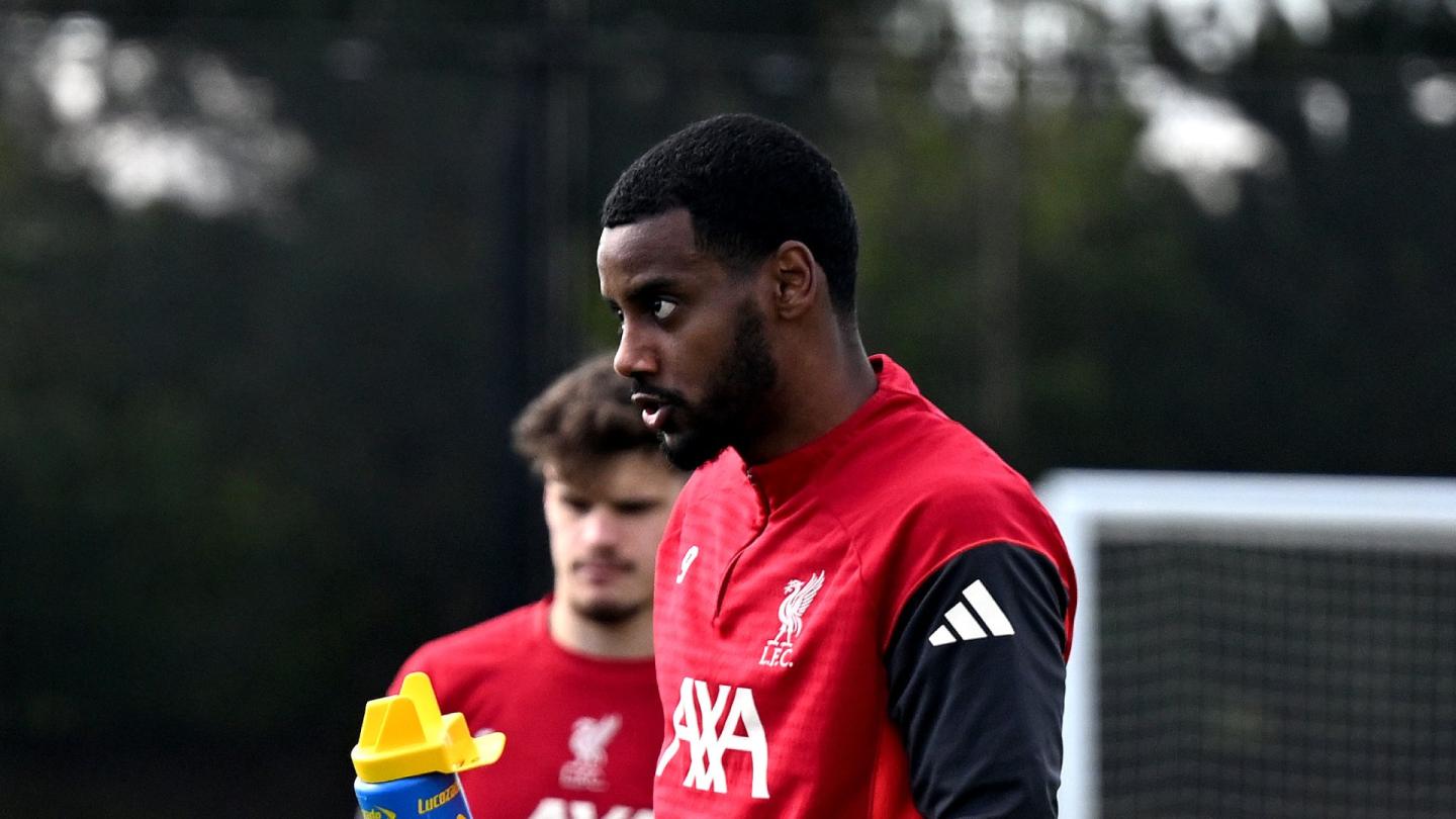 Arne Slot explains Alexander Isak absence for Man City v Liverpool