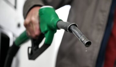 Oil drops 11%, Dow soars 900 points after Iran says Strait of Hormuz is ‘completely open’ during ceasefire