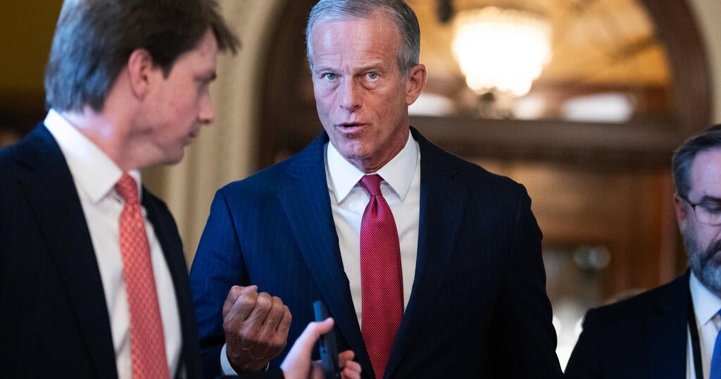 Senate begins "vote-a-rama" as GOP moves forward with funding ICE without Democrats