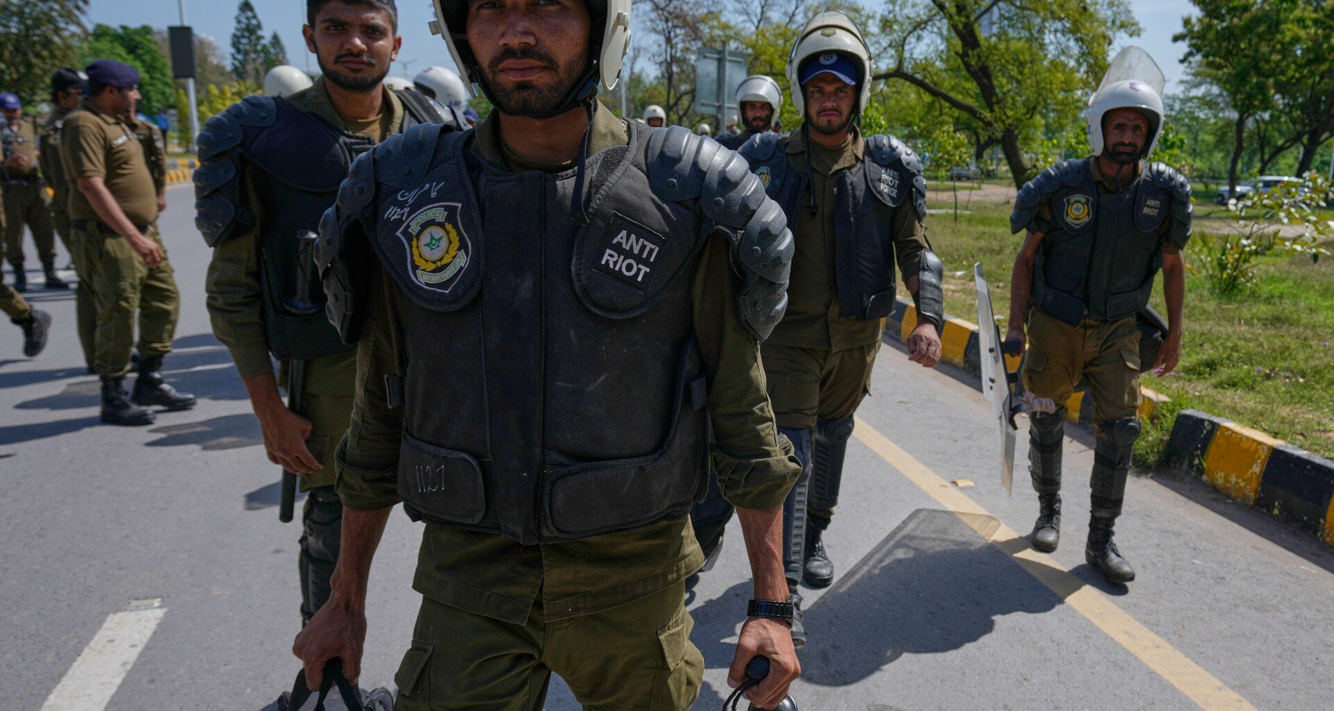 New tensions emerge before US-Iran war ceasefire talks in Pakistan | Donald Trump News