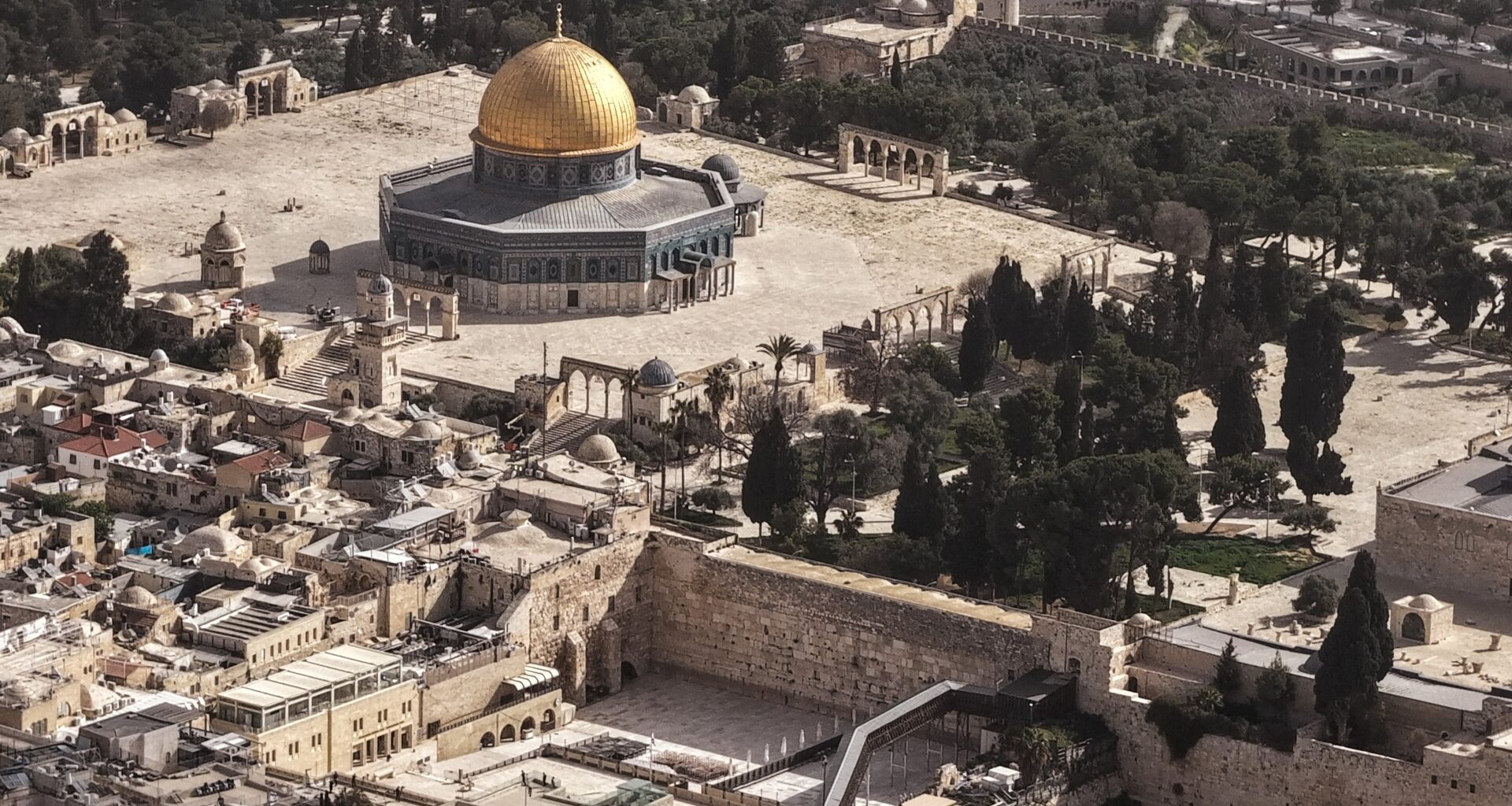 Top Jerusalem Islamic official calls on West to tell Israel: Don’t mess with Al-Aqsa