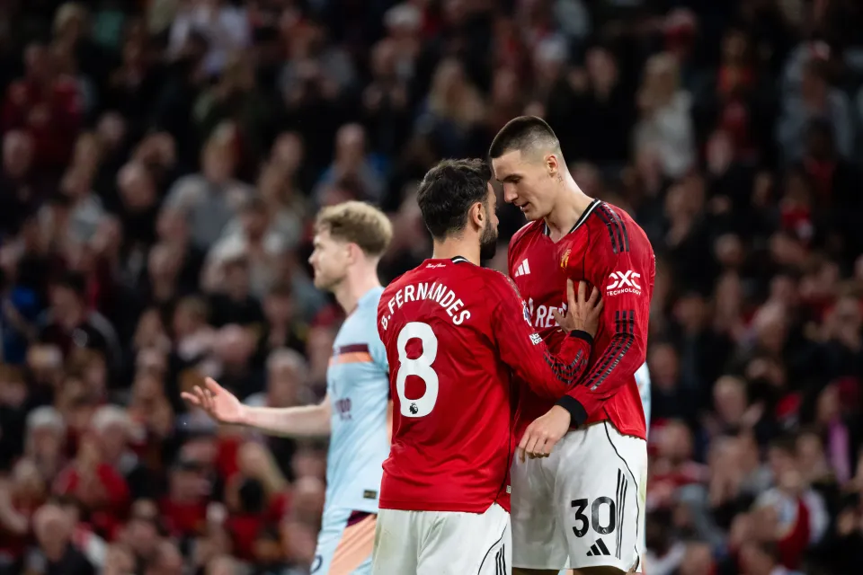 Benjamin Sesko of Manchester United celebrates scoring their second goal during the Premier League match between Manchester United and Brentford