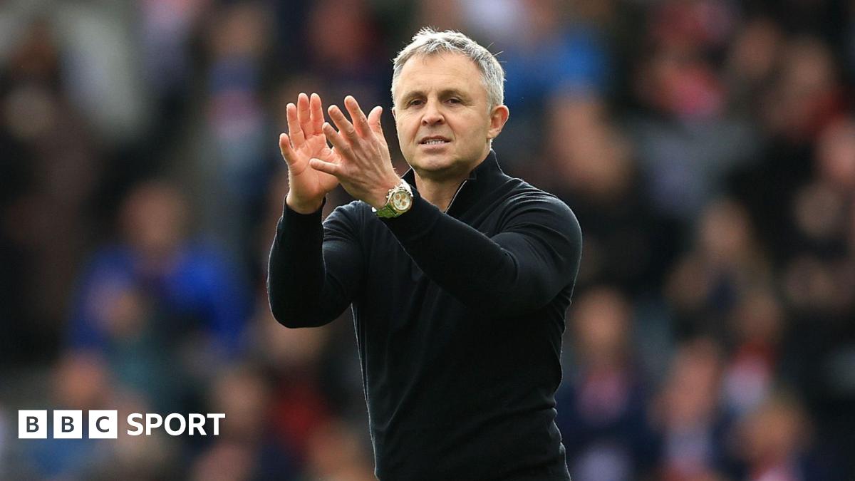 Paul Rowley claps supporters