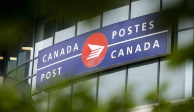 Canada Post reports record-breaking loss of $1.57 billion in 2025 - National