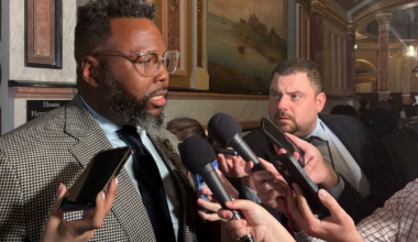 Illinois House Unveils New Version Of Bears’ Megaprojects Bill