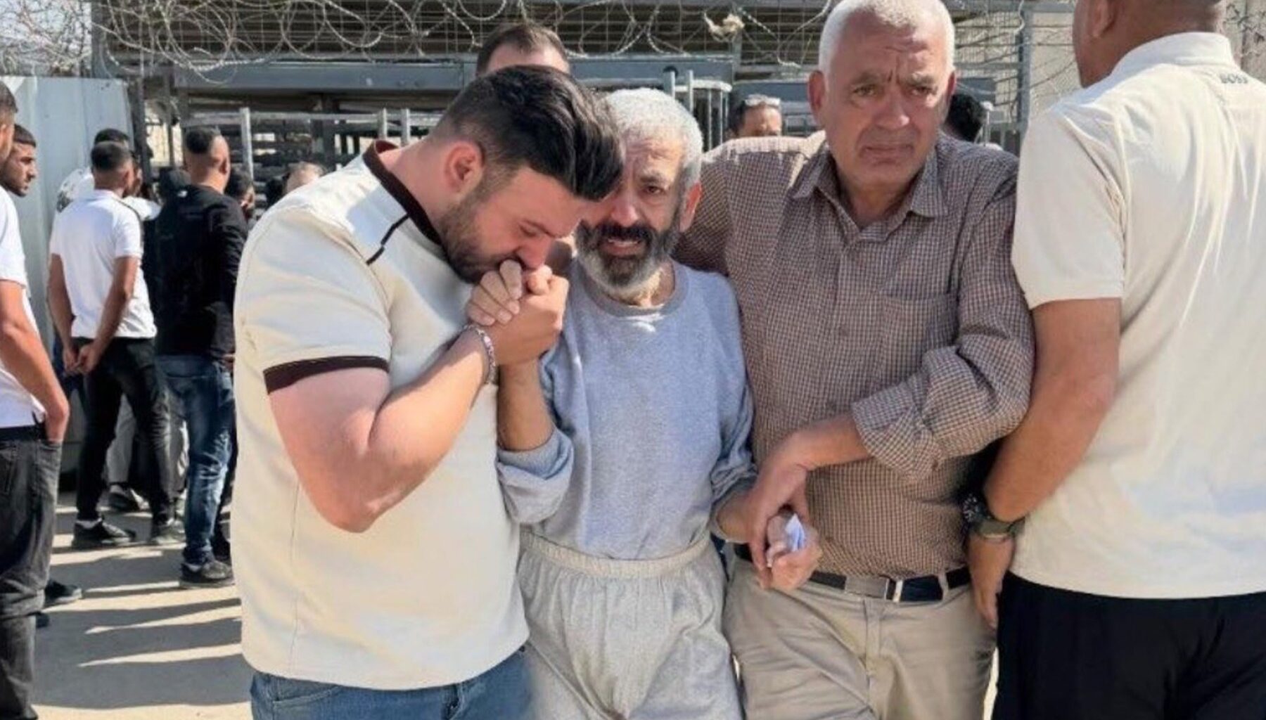Palestinian journalist released from Israeli prison unrecognisable | Israel-Palestine conflict