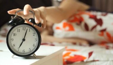 Many Albertans welcome daylight time but expert warns of serious health impacts