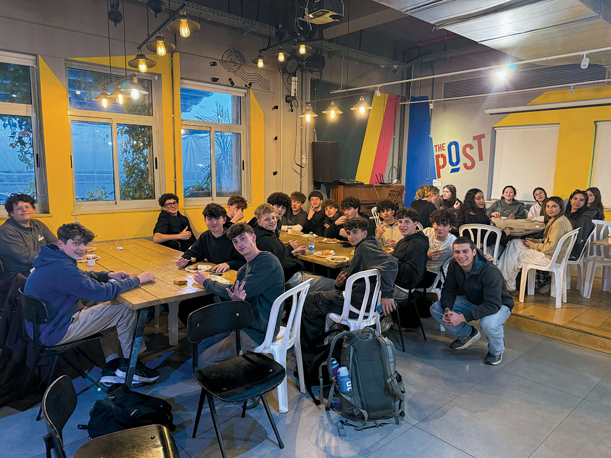 de Toledo High School Students Study in Israel Under Fire