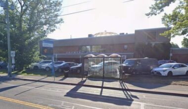 8 people taken to hospital after ‘chemical incident’ at Victoria pool - BC