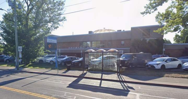 8 people taken to hospital after ‘chemical incident’ at Victoria pool - BC