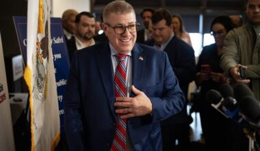 Darren Bailey distances from MAGA but faces steep odds vs. Pritzker