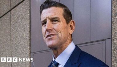 Ben Roberts-Smith: Australia's most decorated soldier ?? bail over war crime charges - BBC