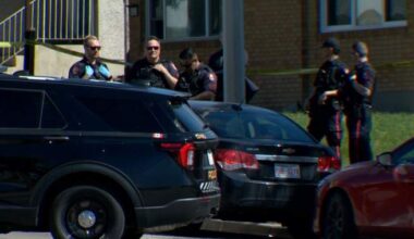 2 children found dead in Calgary vehicle, homicide team investigating