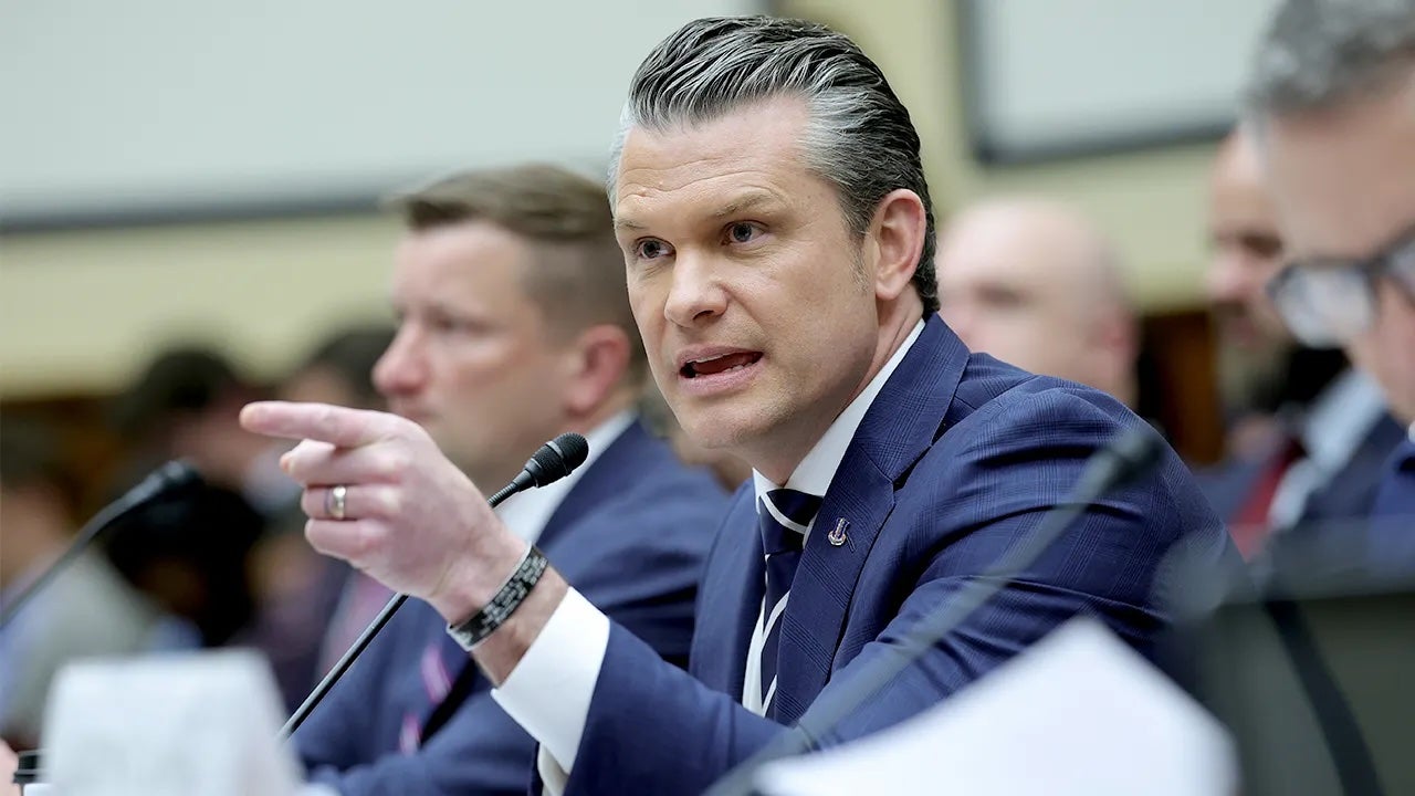 Hegseth, Caine testify on Pentagon spending, Iran war as Hormuz blockade shakes oil markets