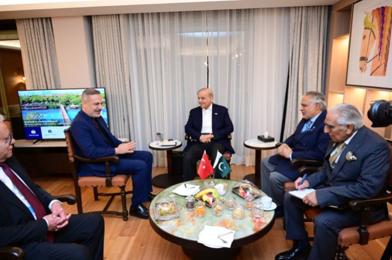 Foreign Minister of Türkiye Hakan Fidan calls on Prime Minister Muhammad Shehbaz Sharif in Antalya. 16 April, 2026