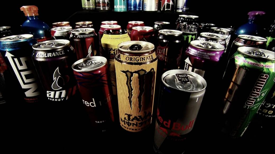 Click to play video: 'Doctors urge caution on energy drink consumption by youth'