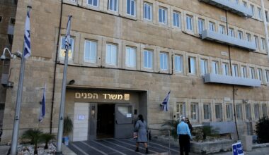 After years in limbo, court lets Syrian convert live in Israel with husband, a disabled vet