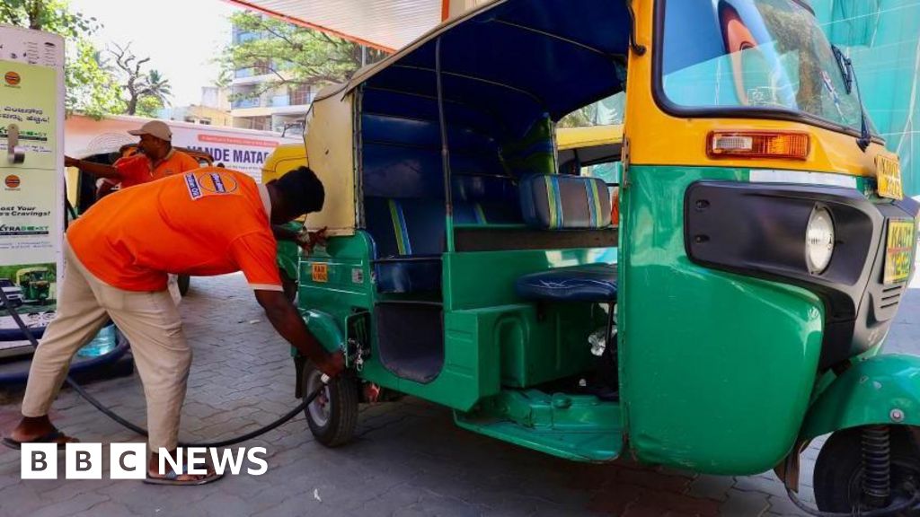 Oil prices rise as investors eye fragile US-Iran ceasefire - BBC