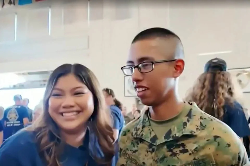 Giovanni Castañeda Nieto's mother, who is from Mexico, didn't attend the graduation because of concerns about ICE. (Noticias Telemundo)