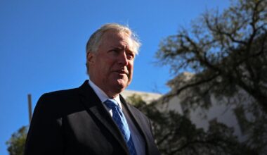 Ex-White House chief of staff Mark Meadows seeks reimbursement from DOJ for legal fees incurred in Trump-related probes