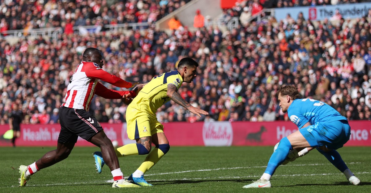 Premier League panel: Rob Jones screwed up Brobbey-Romero incident