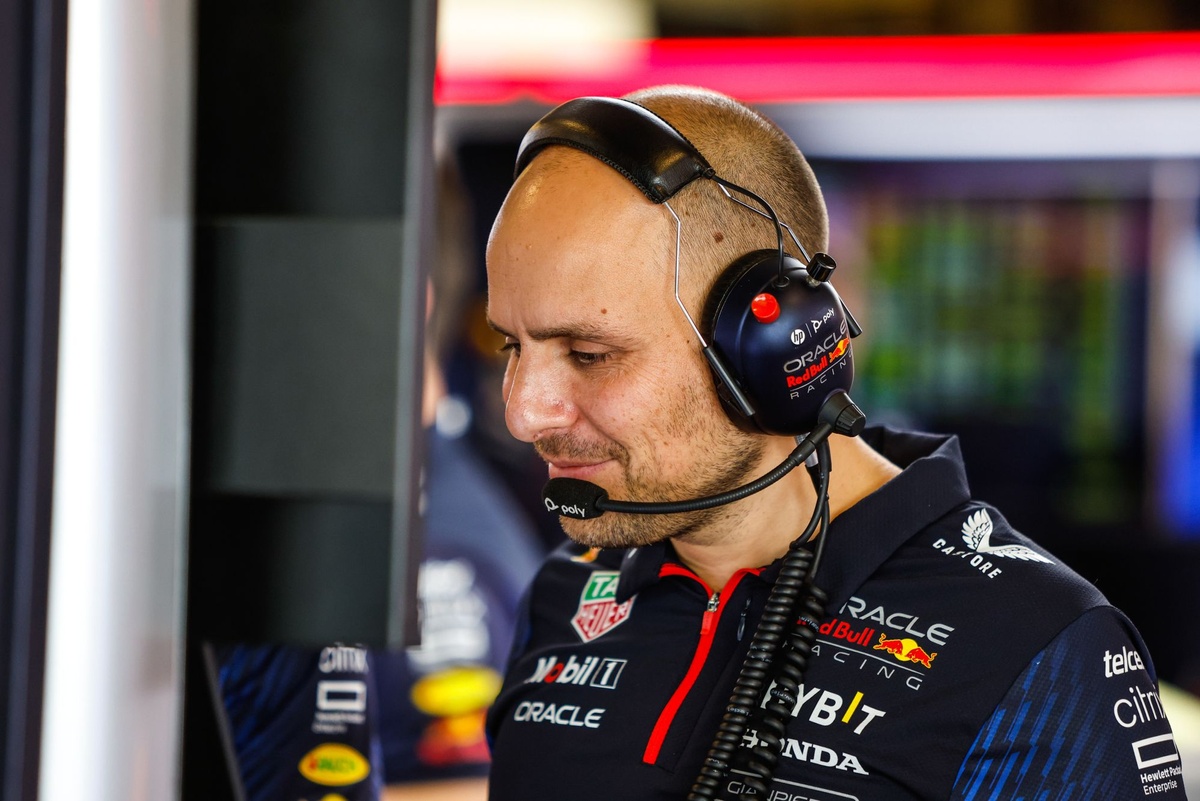 McLaren confirms signing of Verstappen's F1 race engineer Lambiase