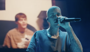 Justin Bieber Mixes 'Swag' Songs With YouTube Clips at Coachella