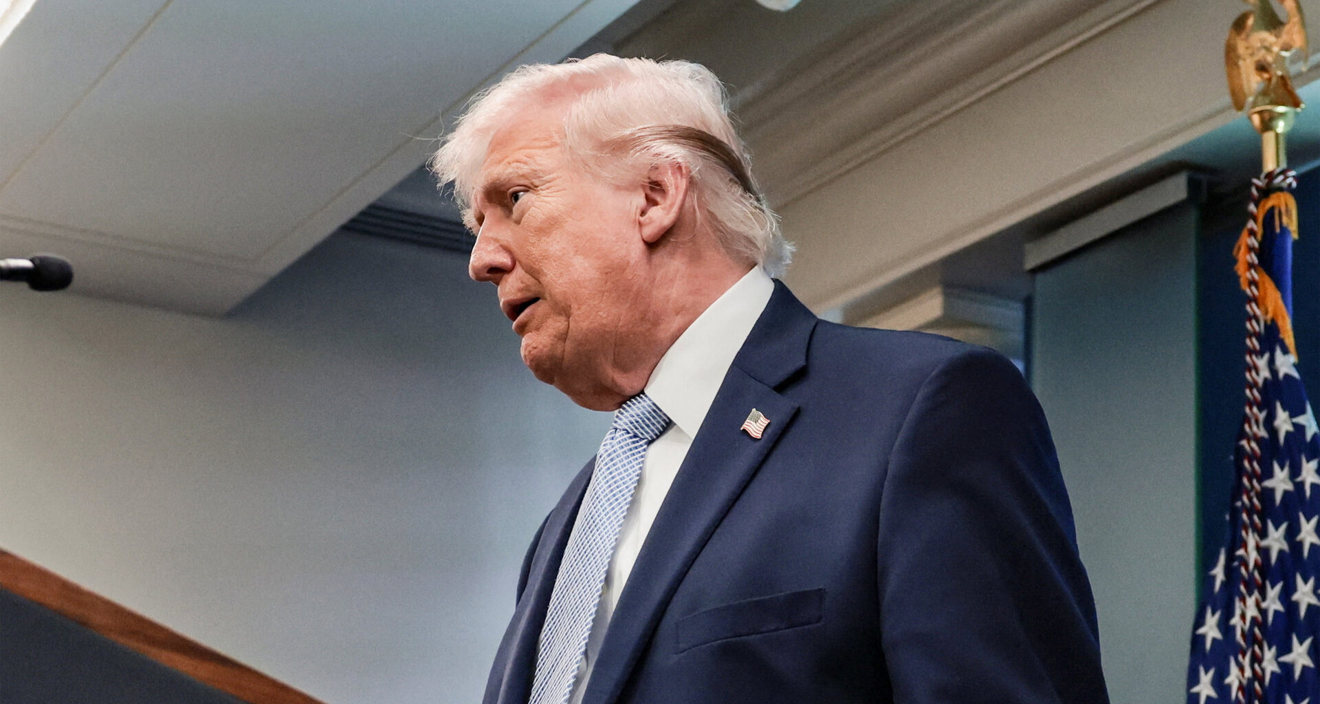 Trump agrees to pause attacks on Iran if Strait of Hormuz opens | US-Israel war on Iran