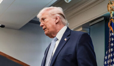 Trump agrees to pause attacks on Iran if Strait of Hormuz opens | US-Israel war on Iran