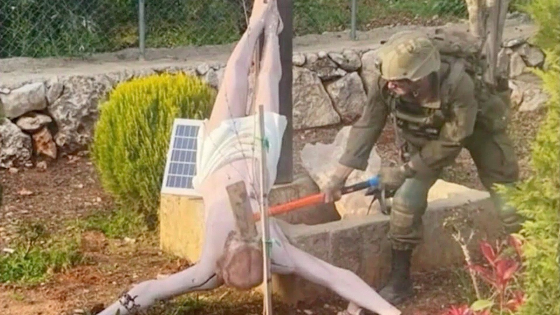 Outrage after Israeli soldier desecrates statue of Jesus Christ in Lebanon | Israel attacks Lebanon - News Beep | NewsBeep.com