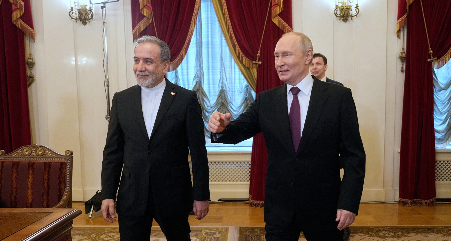 Iran FM in Russia says US has offered new round of talks | US-Israel war on Iran
