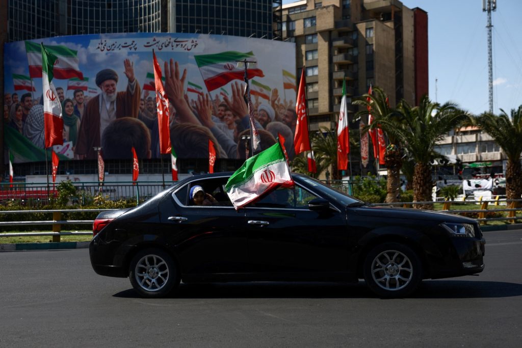 Vance heads to Pakistan for talks with Iran to end war