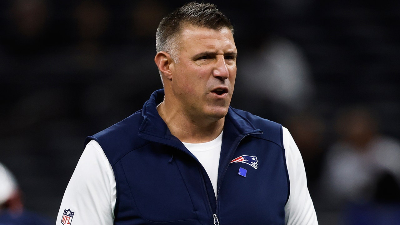 Mike Vrabel says past actions fell short amid Dianna Russini photo leaks