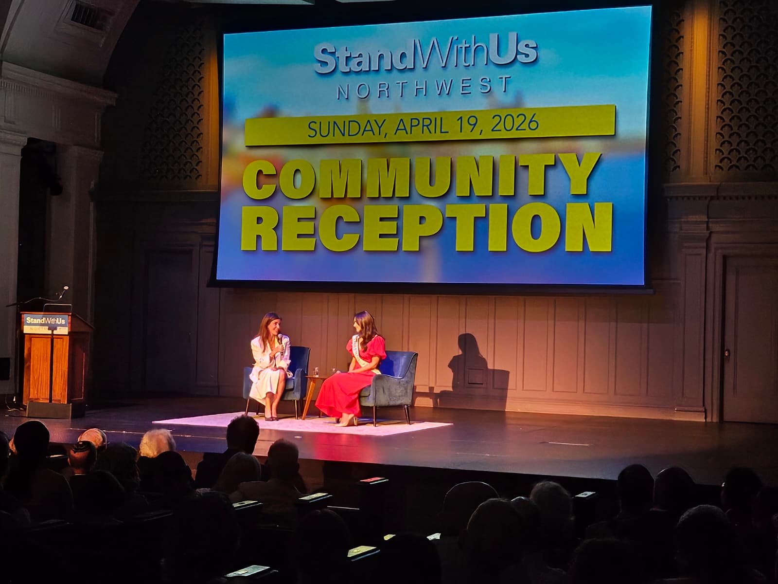 Noa Cochva speaks at a StandWithUs Northwest event in Seattle on April 19, 2026. Photo by Jessica Russak-Hoffman.