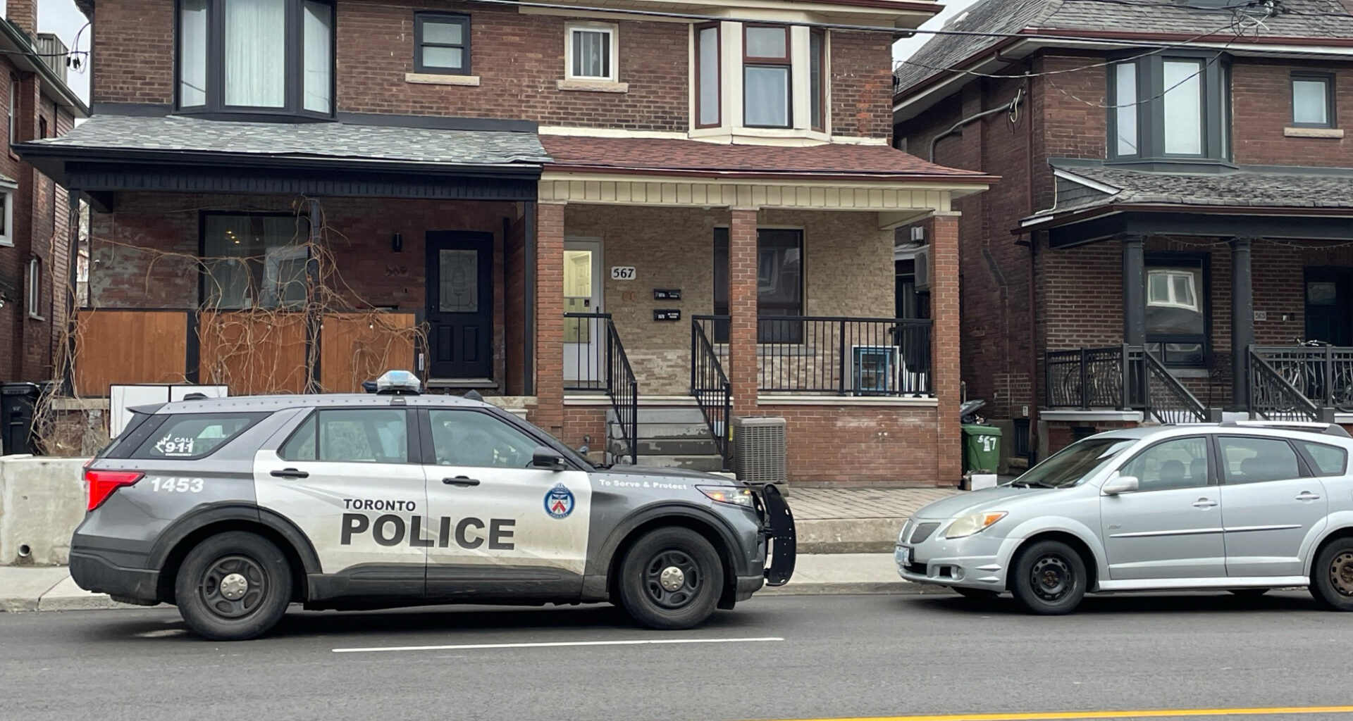 Man in custody after woman injured in early morning stabbing in Toronto