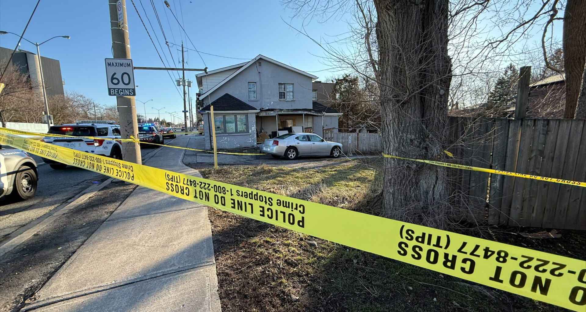 2 men arrested at the scene of Scarborough stabbing