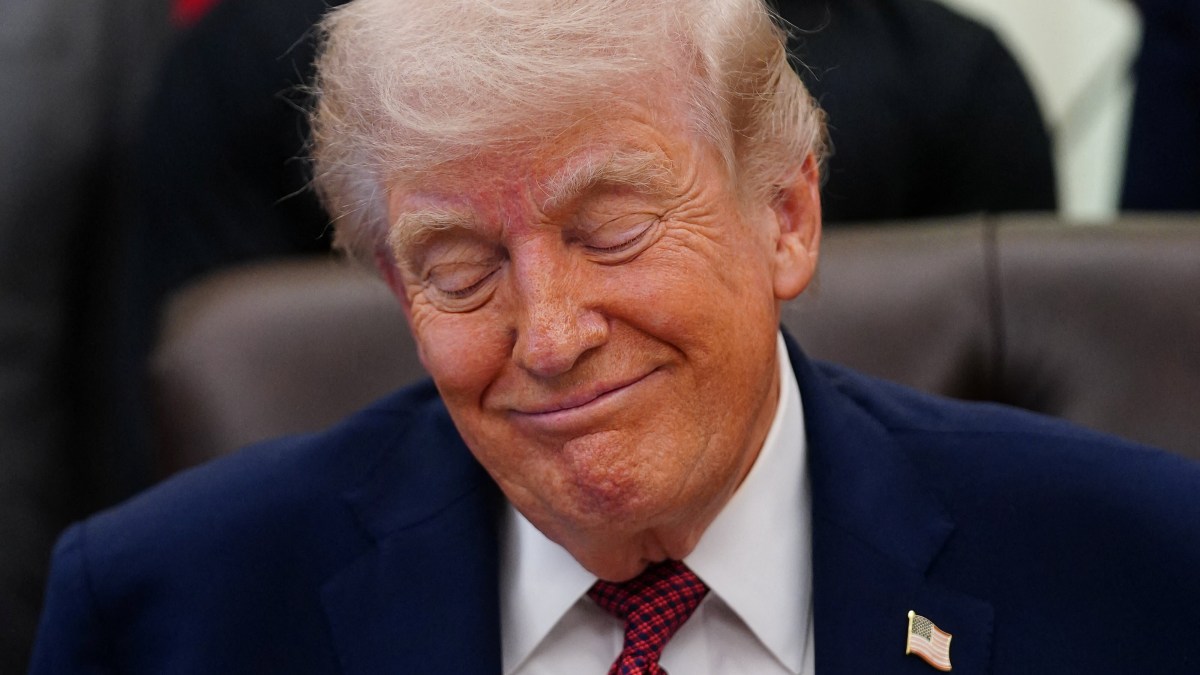 Trump announces Iran ceasefire extension but says blockade remains | Donald Trump News