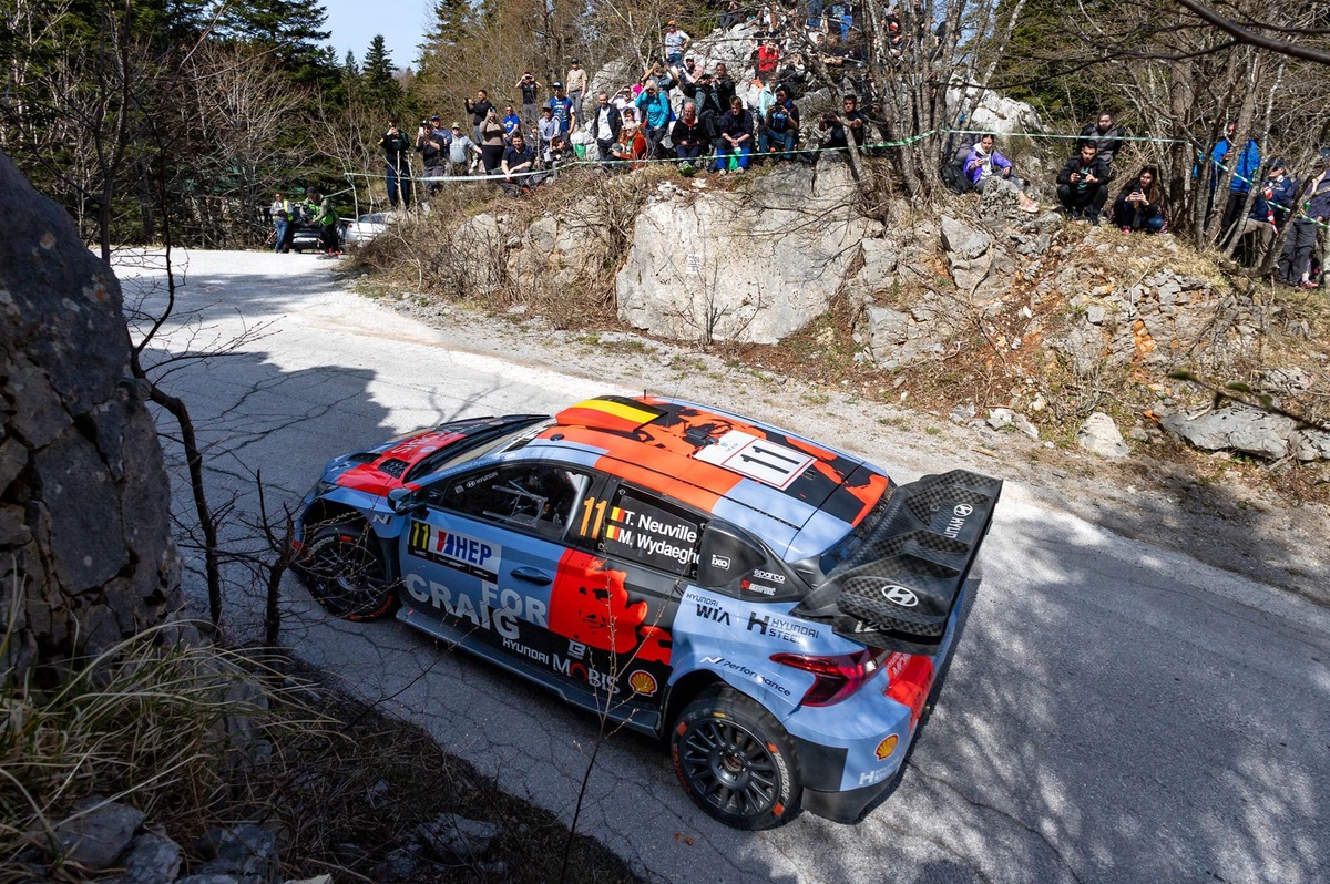 Thierry Neuville crashes out of certain win on final stage