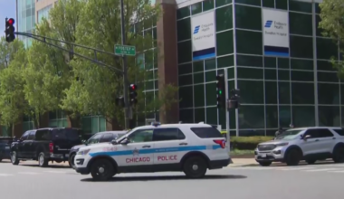 2 Chicago police officers shot inside Swedish hospital on North Side