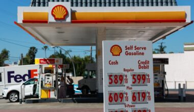 Gasoline prices could drop, following drop in crude oil : NPR