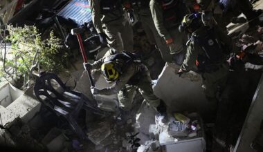 Iran pushes back against Trump’s deadline : NPR